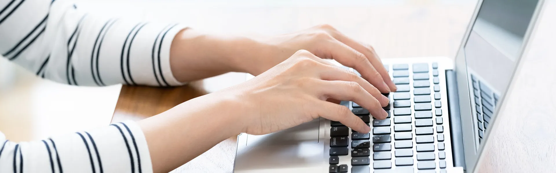 繰り返す手の指のけいれんでお悩みの患者様